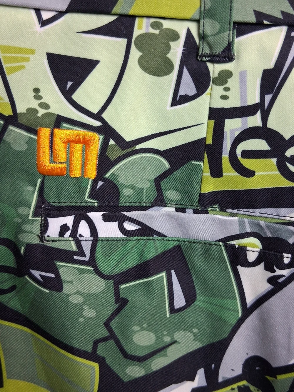 Loudmouth Mens 40 Waist Grafitti Abstract Streetwear Heritage Zip Up Golf Shorts